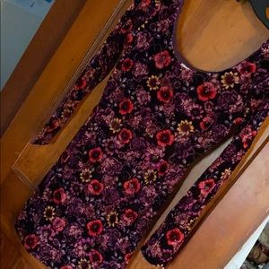 Velvet Flowered Stretch Fitted Dress